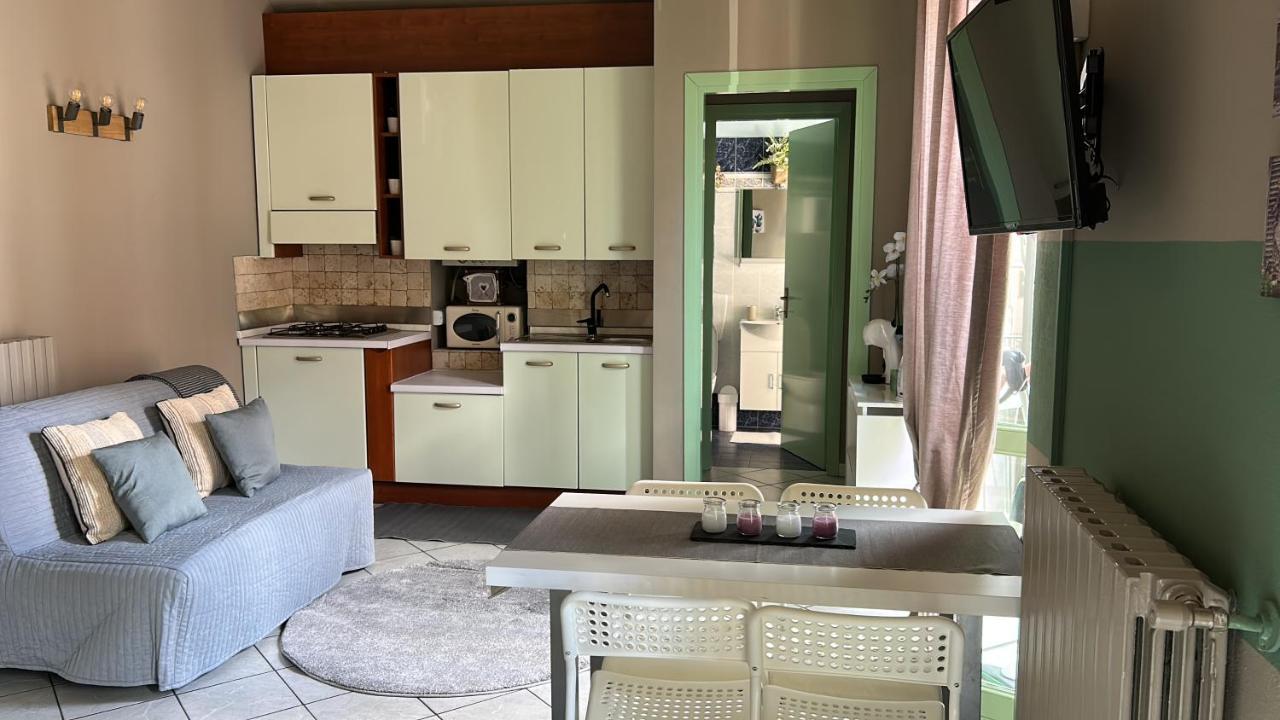 Bon Bon Del Corso Con Terrazzo E Aria Condizionata Apartment Asti Luaran gambar